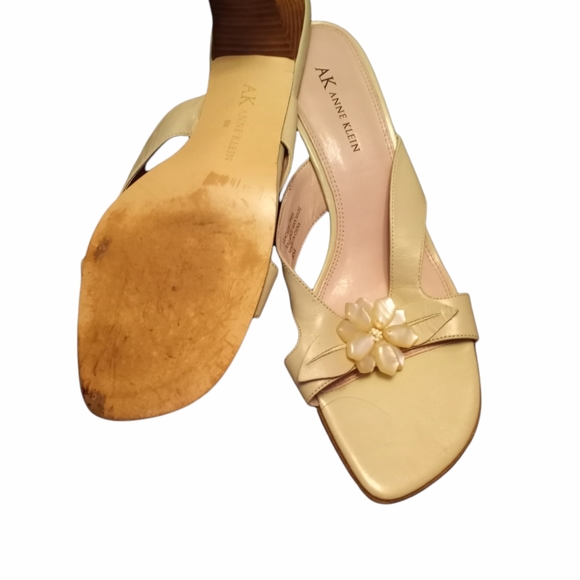 Anne Klein Shoes - Anne Klein Leather Heels Size 8M